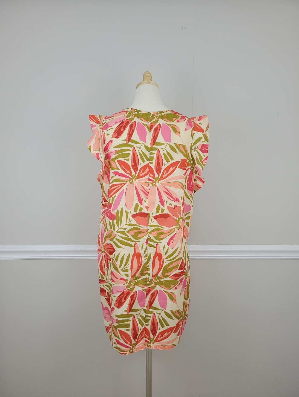 Nicole Miller Coral and Pink Floral V-Neck  Linen Dress - Picture 3 of 6